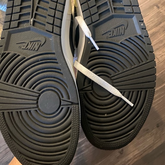 Nike Air Jordan 1 Mid Coconut Milk - Picture 6 of 7